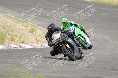 media/Jun-04-2022-WERA (Sat) [[b852bbbd55]]/Race 8 Superbike Expert Novice V7 HW/